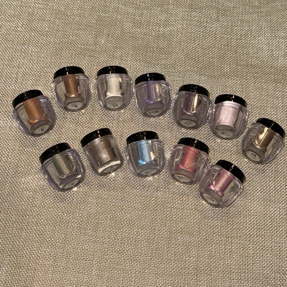 Shimmering Eyeshadow Loose Powder Bundle - Picture 5 of 8